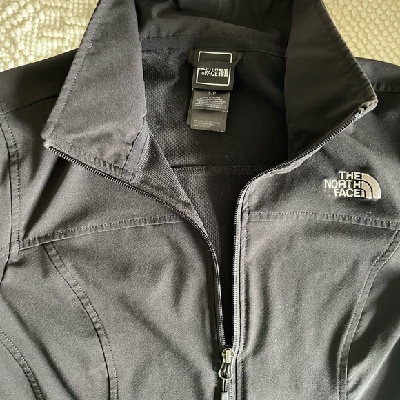 The North Face Slim fitting stretchy jacket - Picture 14 of 14